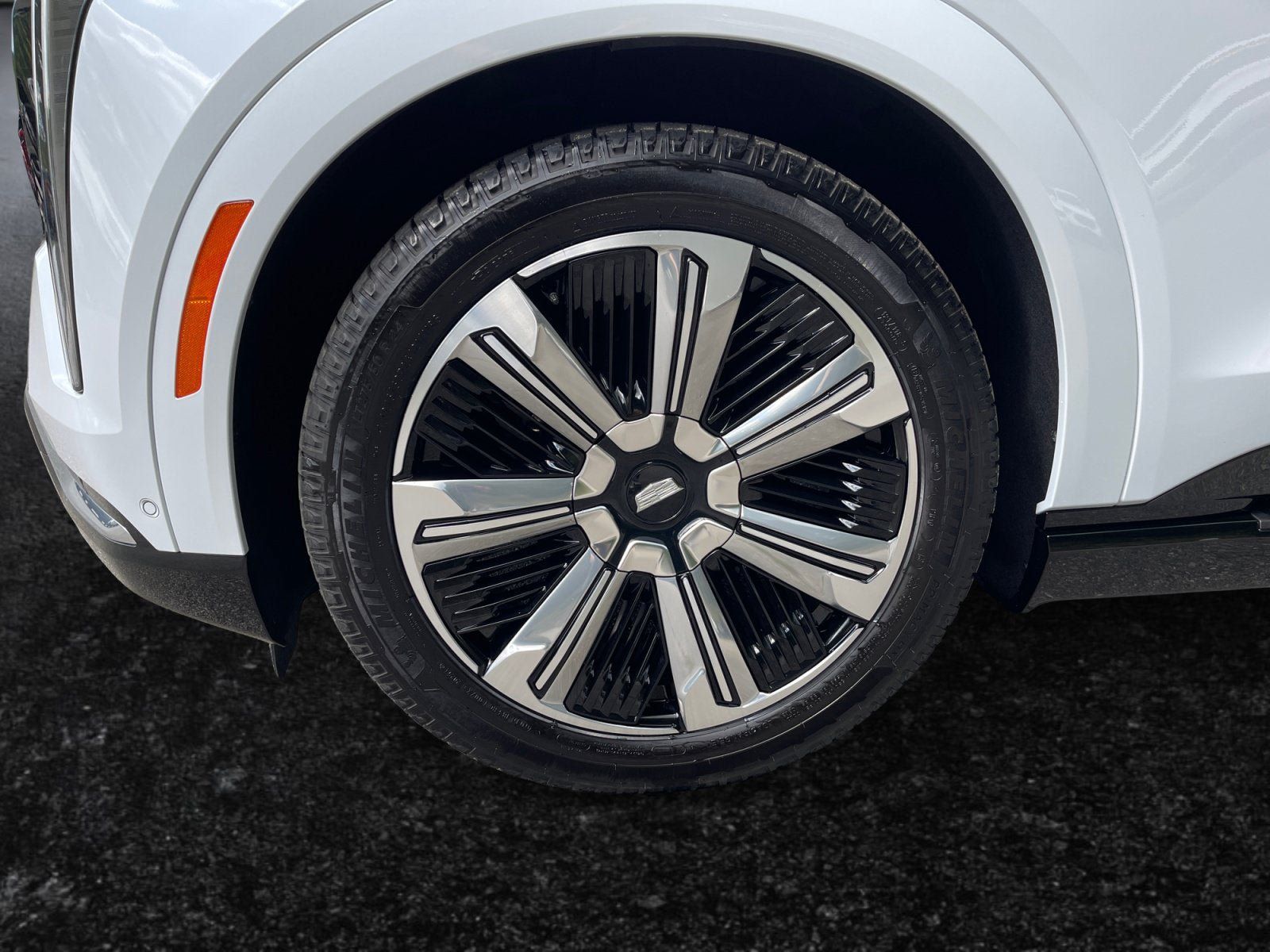 Certified 2026 Cadillac Escalade IQ Luxury 2 AWD/4WD image 15