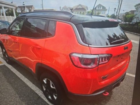 Used 2017 Jeep Compass Trailhawk w/ Leather Interior Group AWD/4WD image 3