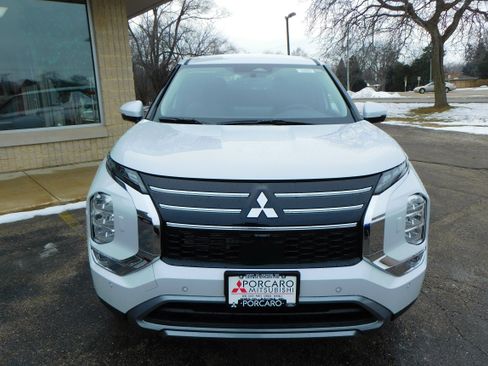 New 2026 Mitsubishi Outlander SE image 8