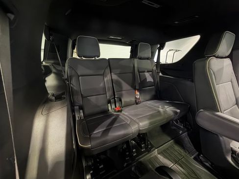 Used 2025 Chevrolet Tahoe Premier AWD/4WD image 15
