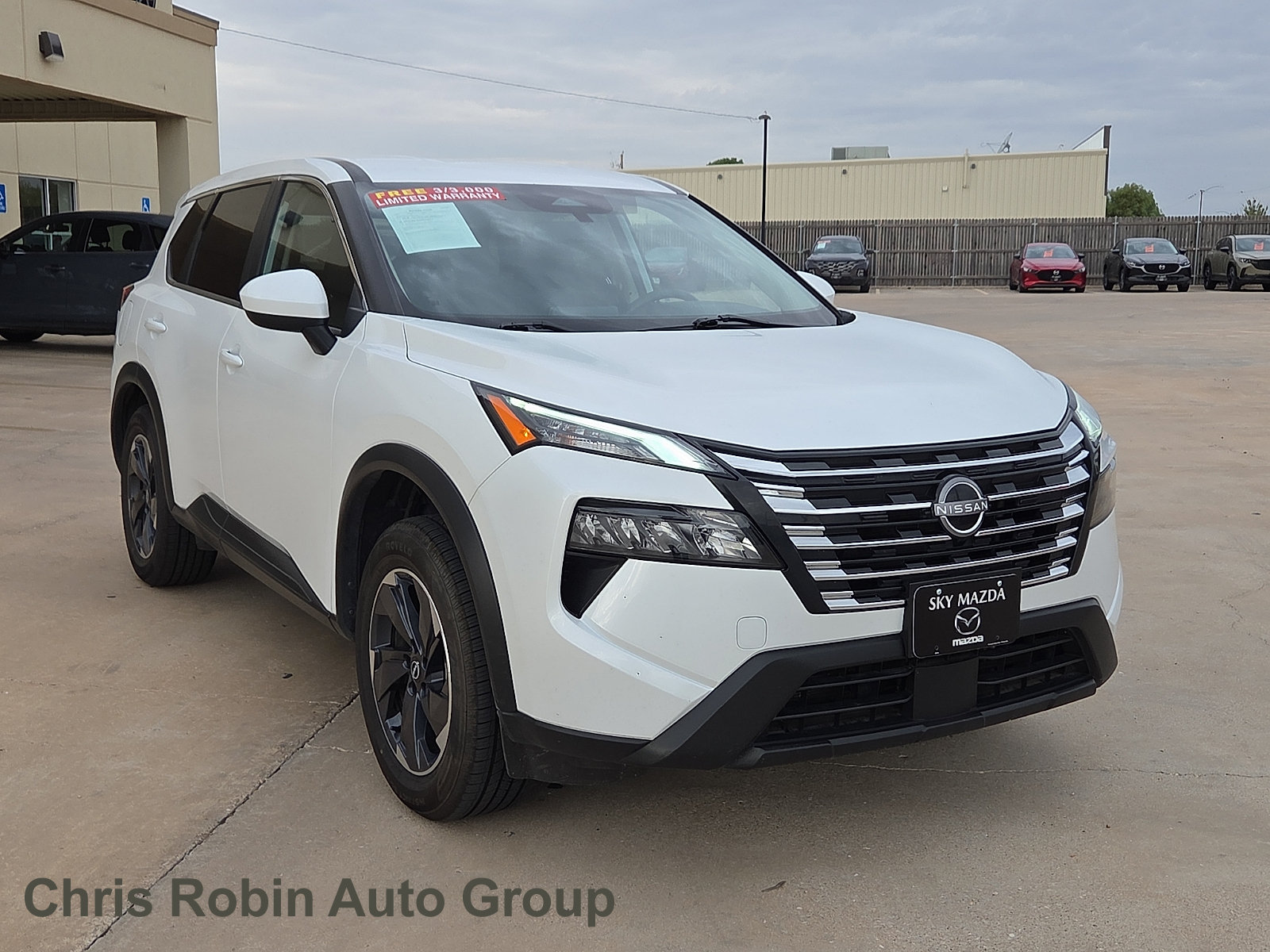 Used 2024 Nissan Rogue SV FWD image 1