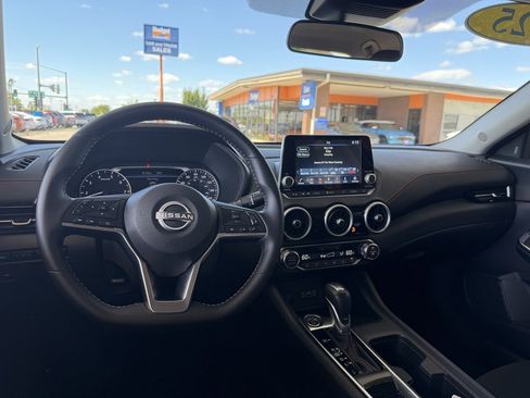 Used 2025 Nissan Sentra SR FWD image 12