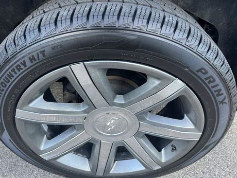 Used 2016 Cadillac Escalade Premium RWD image 4
