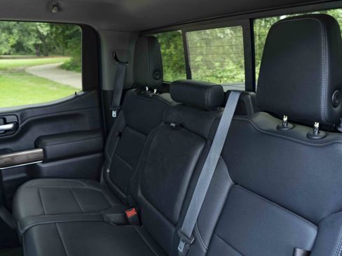 Used 2021 Chevrolet Silverado 1500 LT Trail Boss w/ Convenience Package II AWD/4WD image 18