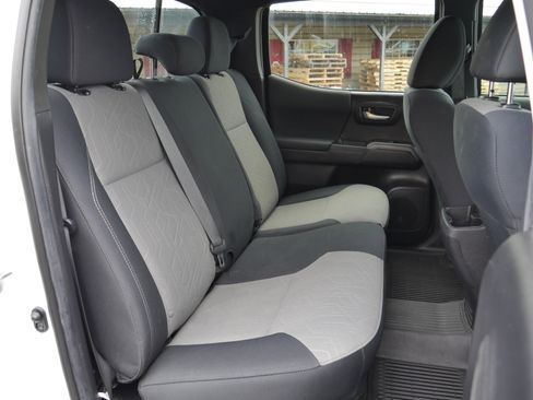 Used 2023 Toyota Tacoma TRD Off-Road w/ Black Out Package (TMS) image 28