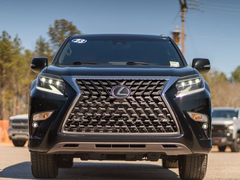 Used 2023 Lexus GX 460 Premium w/ Premium Package AWD/4WD image 2
