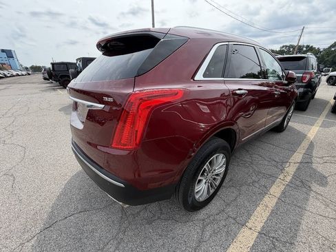 Used 2017 Cadillac XT5 Luxury w/ Driver Awareness Package AWD/4WD image 4
