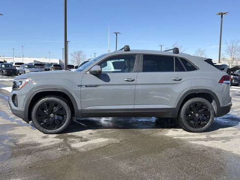 New 2026 Volkswagen Atlas Cross Sport SE image 2