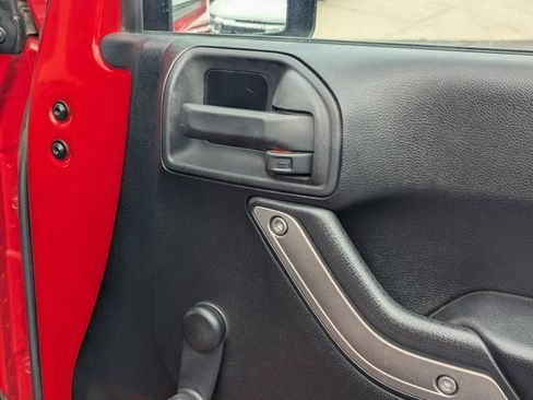 Used 2015 Jeep Wrangler Sport image 29