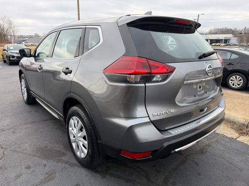 Used 2018 Nissan Rogue S image 5