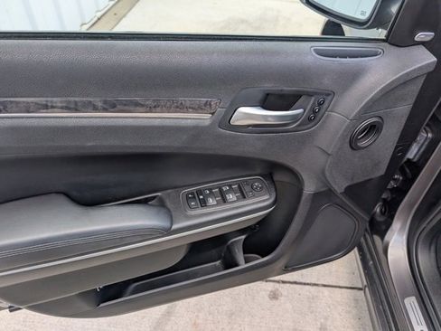 Used 2023 Chrysler 300 Touring L w/ Popular Equipment Group image 10