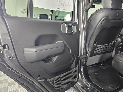 Used 2025 Jeep Gladiator Rubicon w/ Safety Group image 32