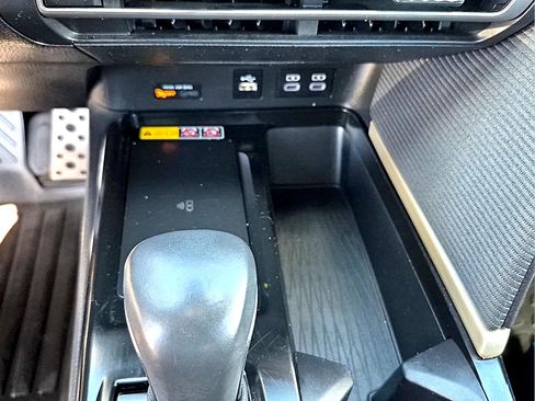 Used 2025 Toyota Camry SE AWD/4WD image 14