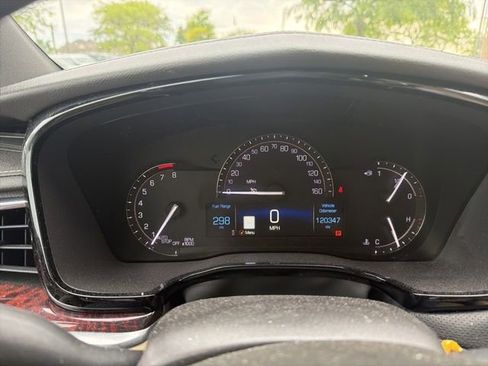 Used 2018 Cadillac XT5 Premium Luxury w/ Driver Assist Package AWD/4WD image 7