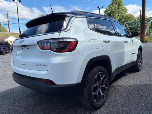 Certified 2025 Jeep Compass Limited AWD/4WD image 7