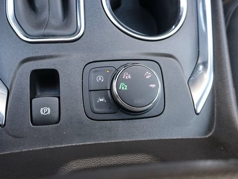 Used 2023 Chevrolet Traverse LT AWD/4WD image 9