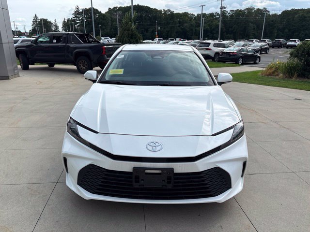Used 2025 Toyota Camry LE FWD image 2