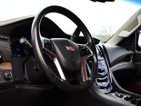 Used 2016 Cadillac Escalade Premium image 11