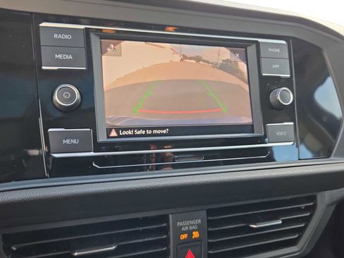 Used 2022 Volkswagen Jetta SE w/ Panoramic Sunroof Package image 29