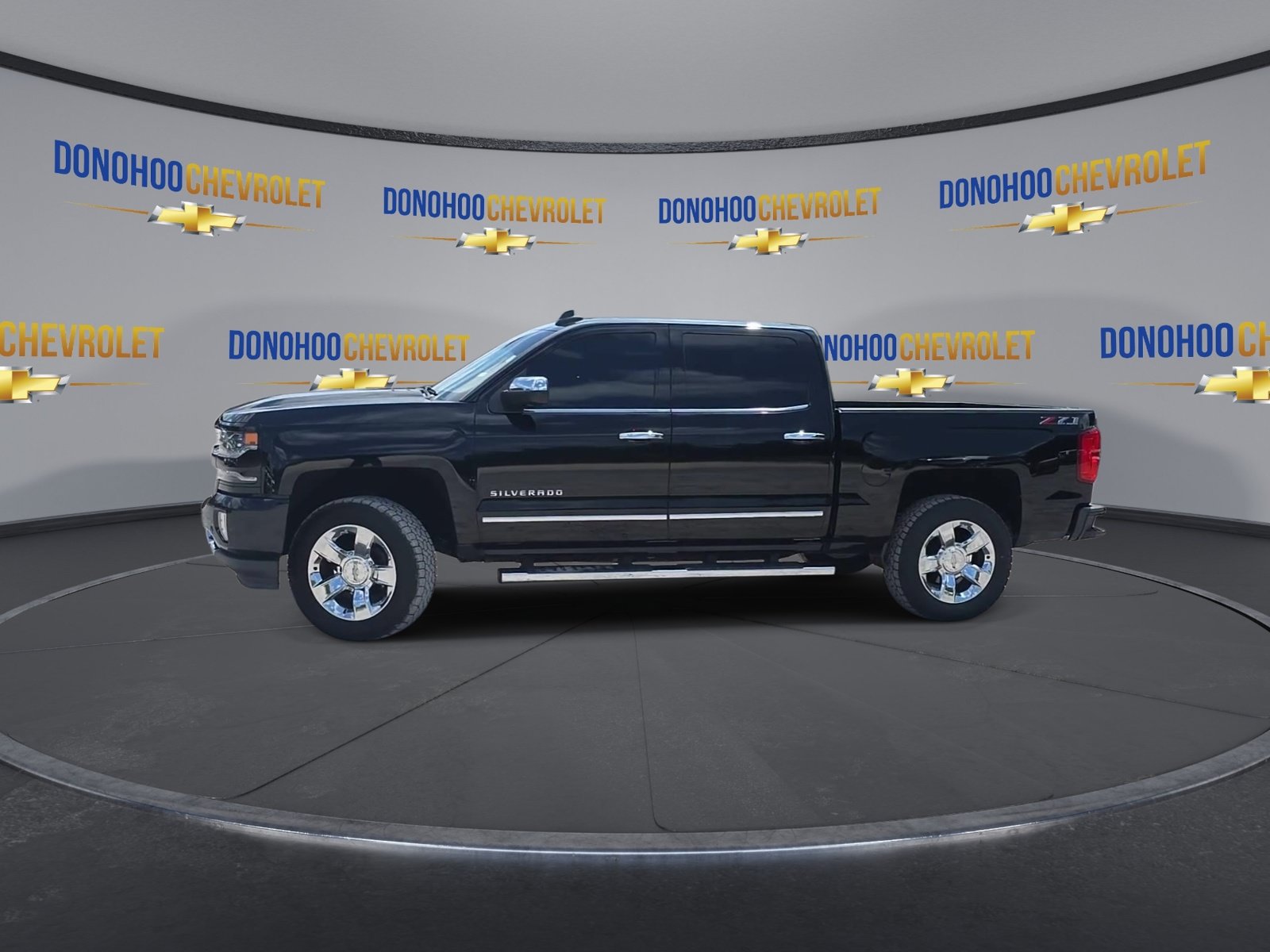 Used 2018 Chevrolet Silverado 1500 LTZ Z71 w/ LTZ Plus Package AWD/4WD image 9
