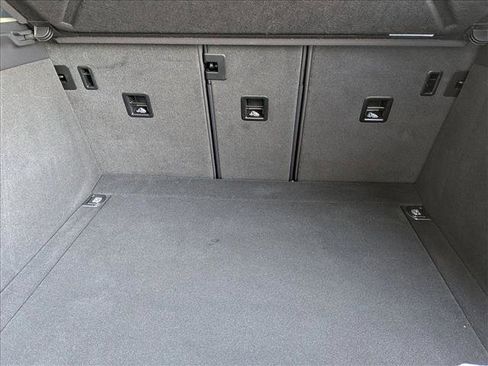 Used 2025 Porsche Macan image 23