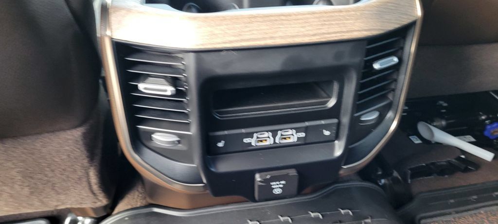 Used 2025 RAM 2500 Limited AWD/4WD image 15