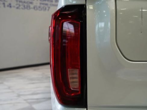 Used 2021 GMC Sierra 1500 Denali w/ Driver Alert Package II AWD/4WD image 15