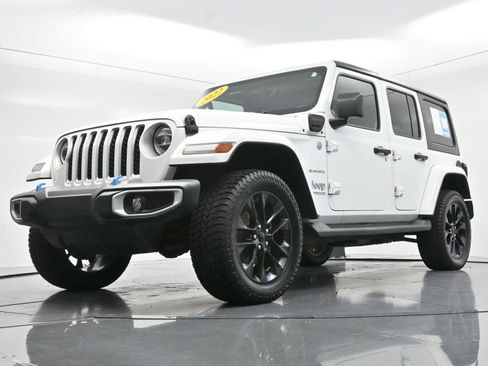 Used 2022 Jeep Wrangler Unlimited Sahara AWD/4WD image 48