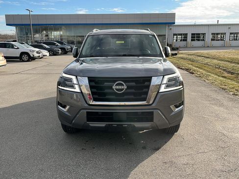 Used 2021 Nissan Armada SL w/ Captain's Chairs Package image 9