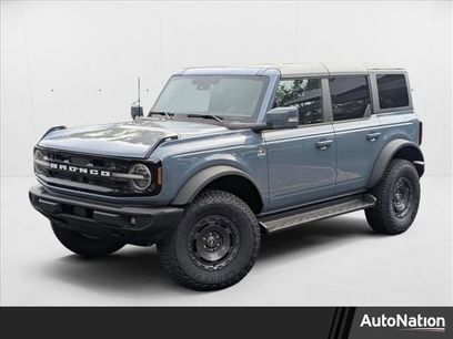 New 2025 Ford Bronco Outer Banks w/ Sasquatch Package