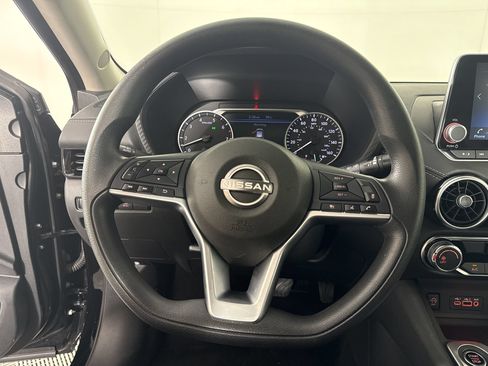 Used 2024 Nissan Sentra SV FWD image 11