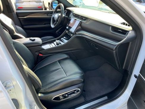 Used 2023 Jeep Grand Cherokee Overland w/ Luxury Tech Group IV image 27