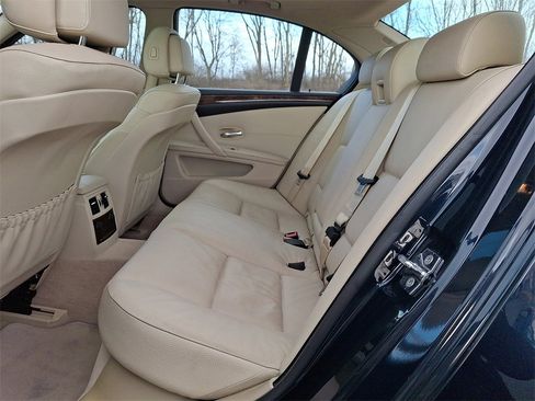 Used 2010 BMW 528i xDrive Sedan image 7