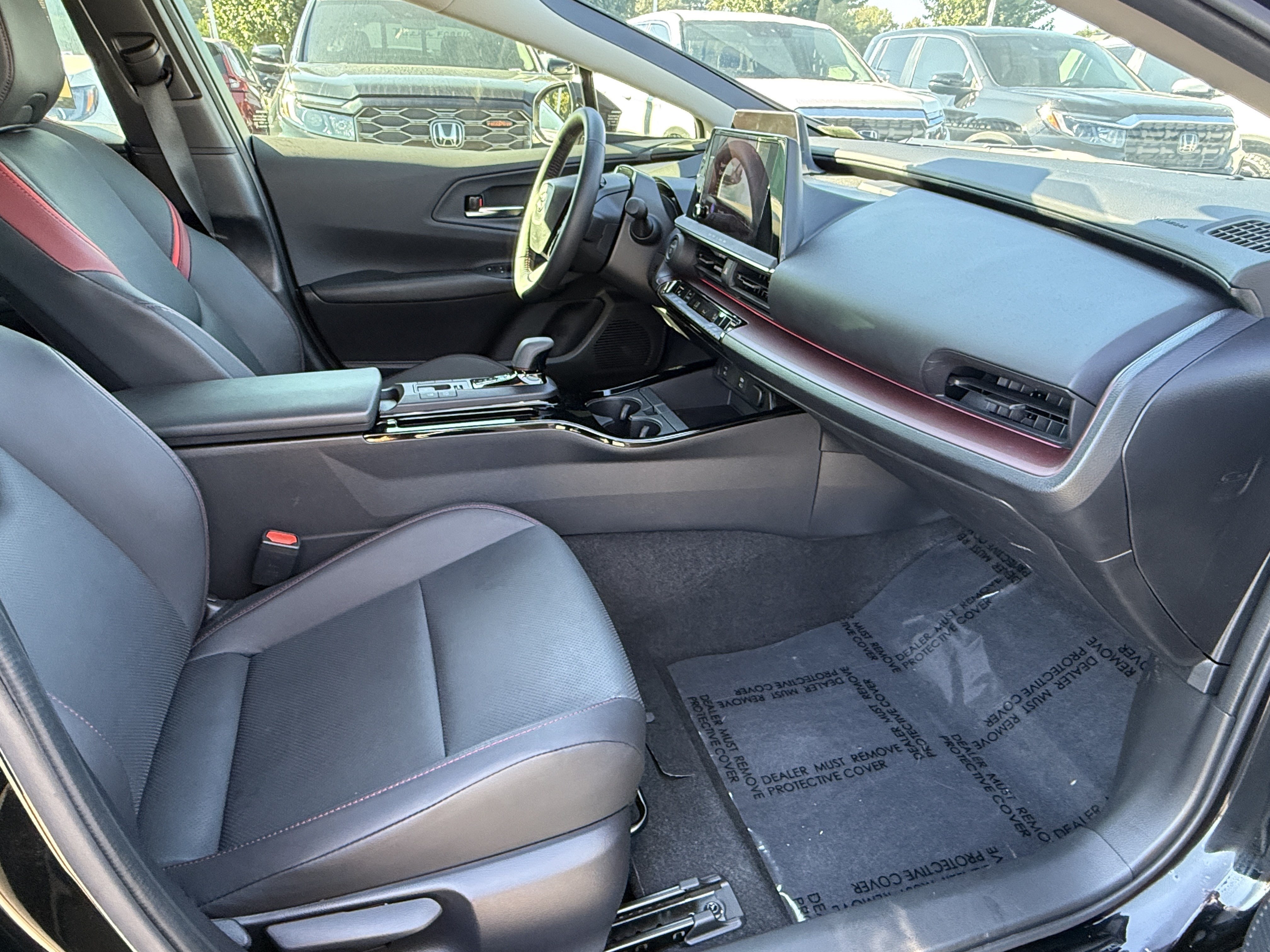Used 2024 Toyota Prius Prime FWD image 33