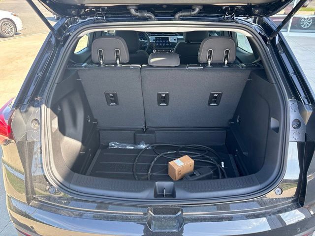 Used 2027 Chevrolet Bolt LT w/ Comfort Package FWD image 29