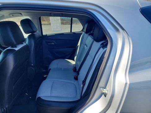 Certified 2020 Chevrolet Trax LT w/ LT Convenience Package image 22