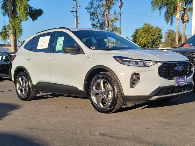 Certified 2025 Ford Escape ST-Line FWD image 30