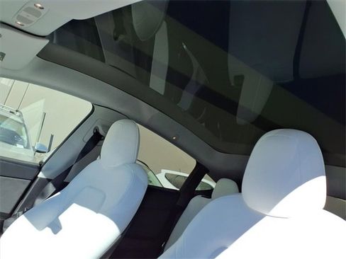 Used 2023 Tesla Model Y Long Range image 14