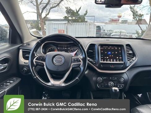 Used 2017 Jeep Cherokee Limited image 20