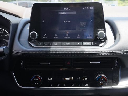 Used 2022 Nissan Rogue SV AWD/4WD image 42
