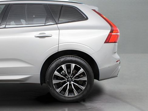 Certified 2025 Volvo XC60 B5 Plus image 35