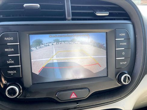 Used 2020 Kia Soul LX FWD image 25