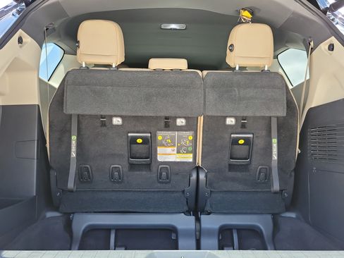 Used 2021 Toyota Sienna XLE FWD image 17