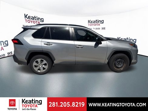 Used 2019 Toyota RAV4 LE image 8