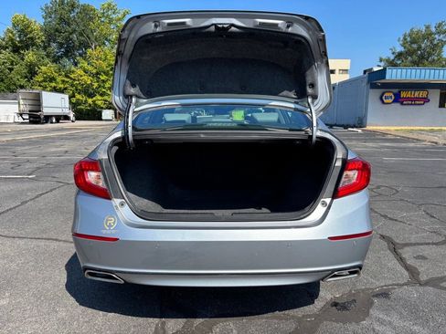 Used 2018 Honda Accord Touring image 10