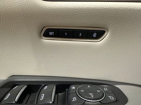 Used 2025 Cadillac XT5 Premium Luxury w/ Technology Package image 8