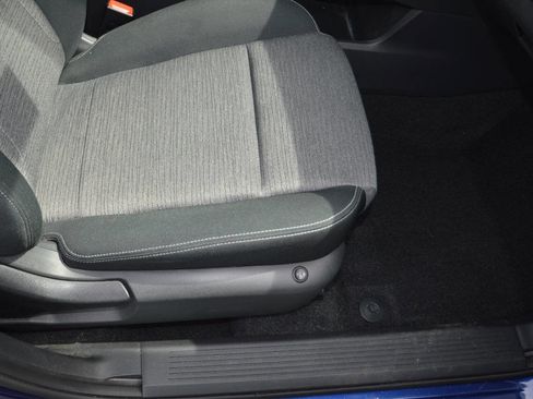 Used 2023 Nissan Rogue SV image 9