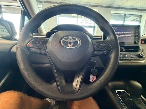 Used 2021 Toyota Corolla LE FWD image 35