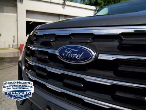 Used 2025 Ford Explorer Active AWD/4WD image 7