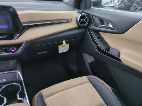 New 2026 Chevrolet Equinox ACTIV w/ Convenience Package III FWD image 16